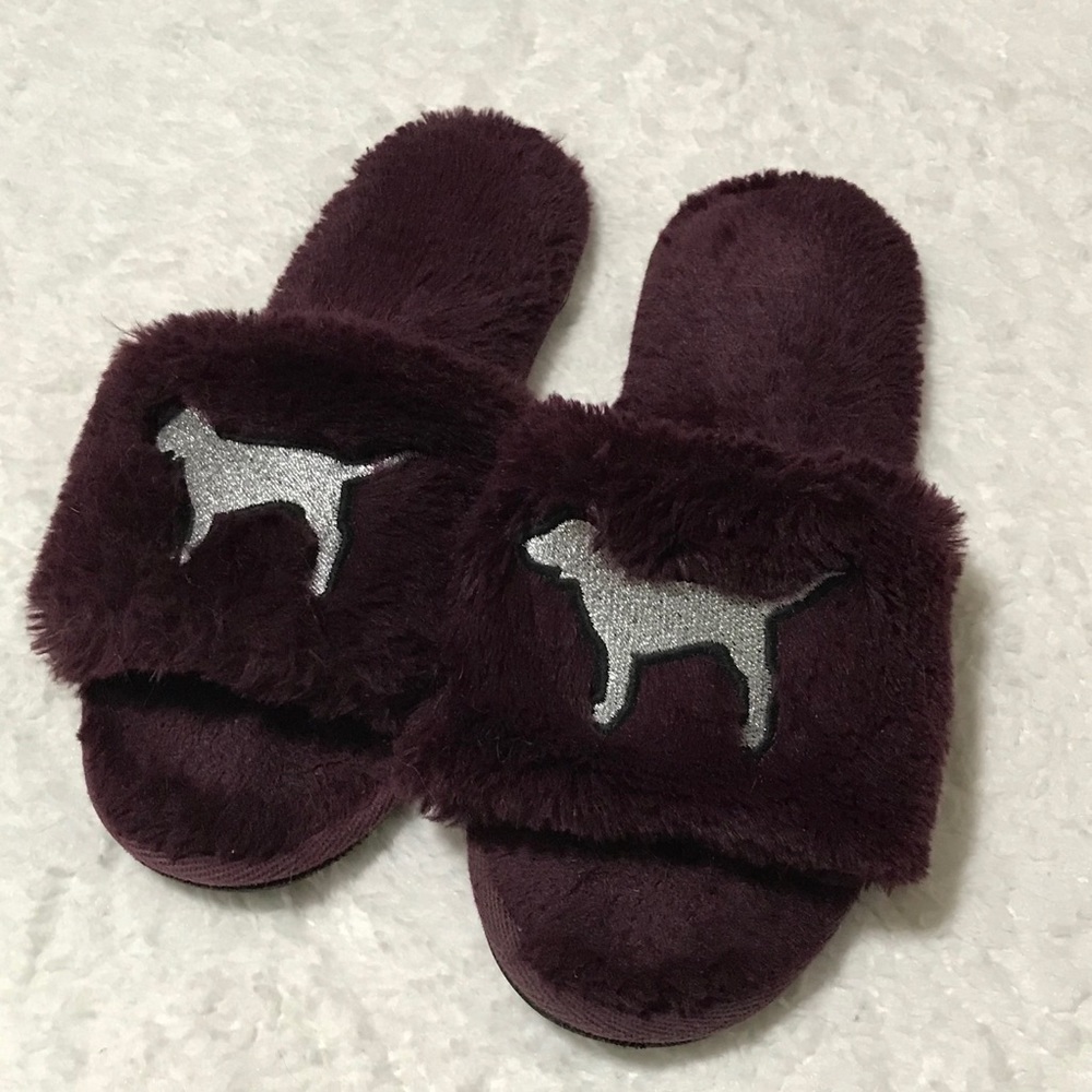 >PINK fluffy slippers!!!